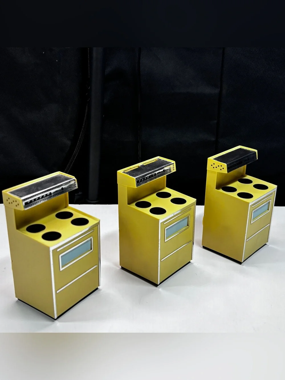 Tappan Yellow Stove Range Plastic 2 Salt & Pepper Shakers 1 Salesman Sample Vtg